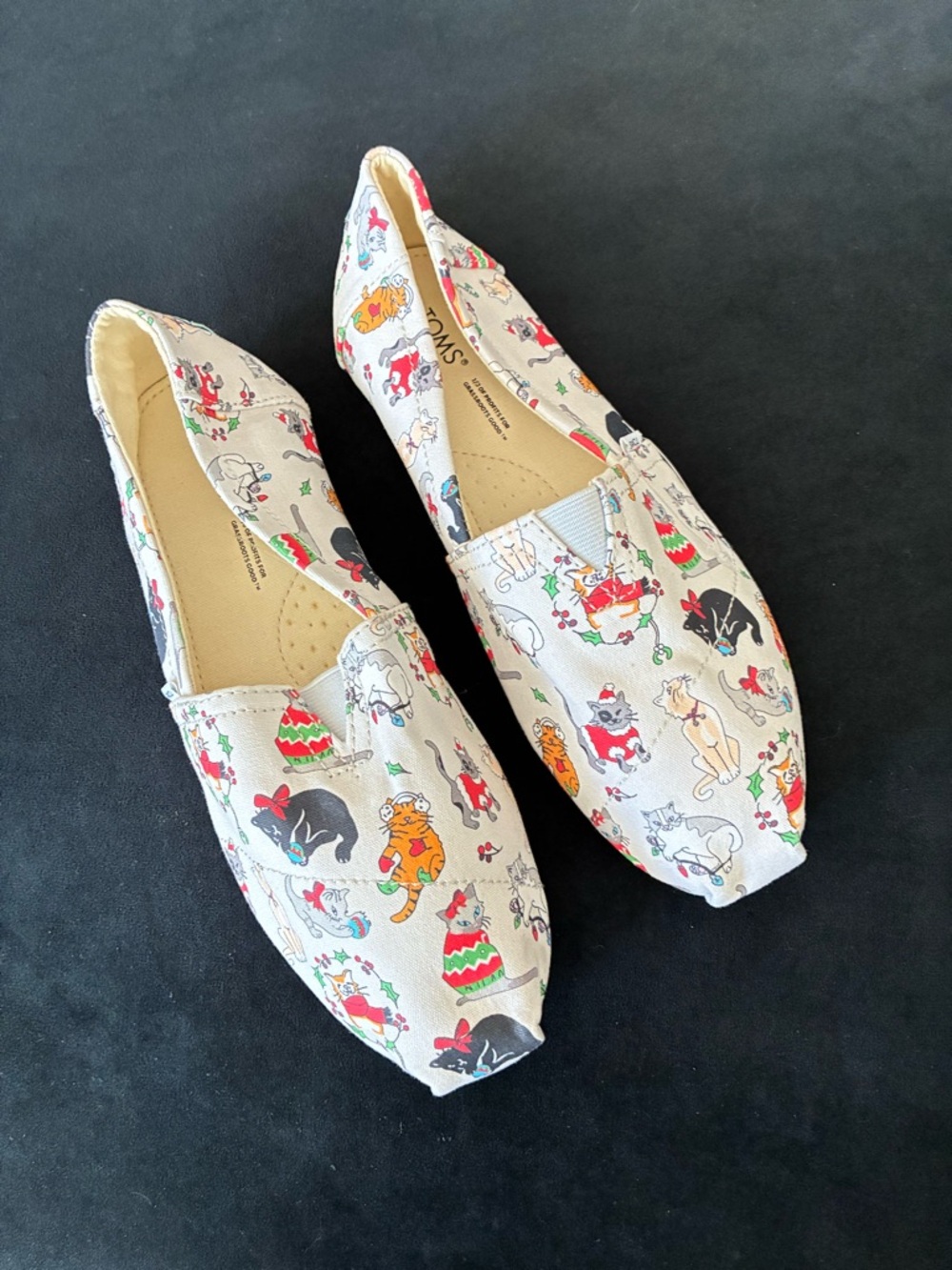 🌟TOMS•White/Light Gray• Cat-Print Slip-On Canvas Flats•Sz 7.5